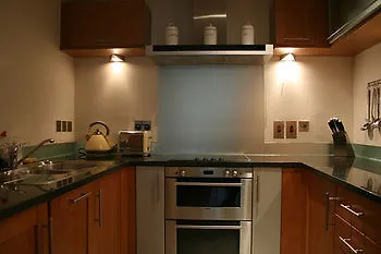 Canary Wharf Waterfront Apartments London