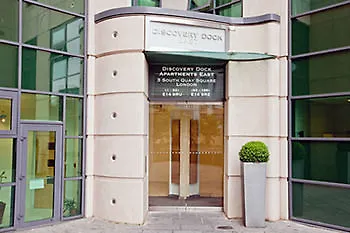 Canary Wharf Waterfront Apartments London